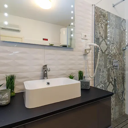 Cuvi Apartment