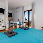 Cuvi * Ρόβινι