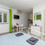 Cuvi * Ρόβινι